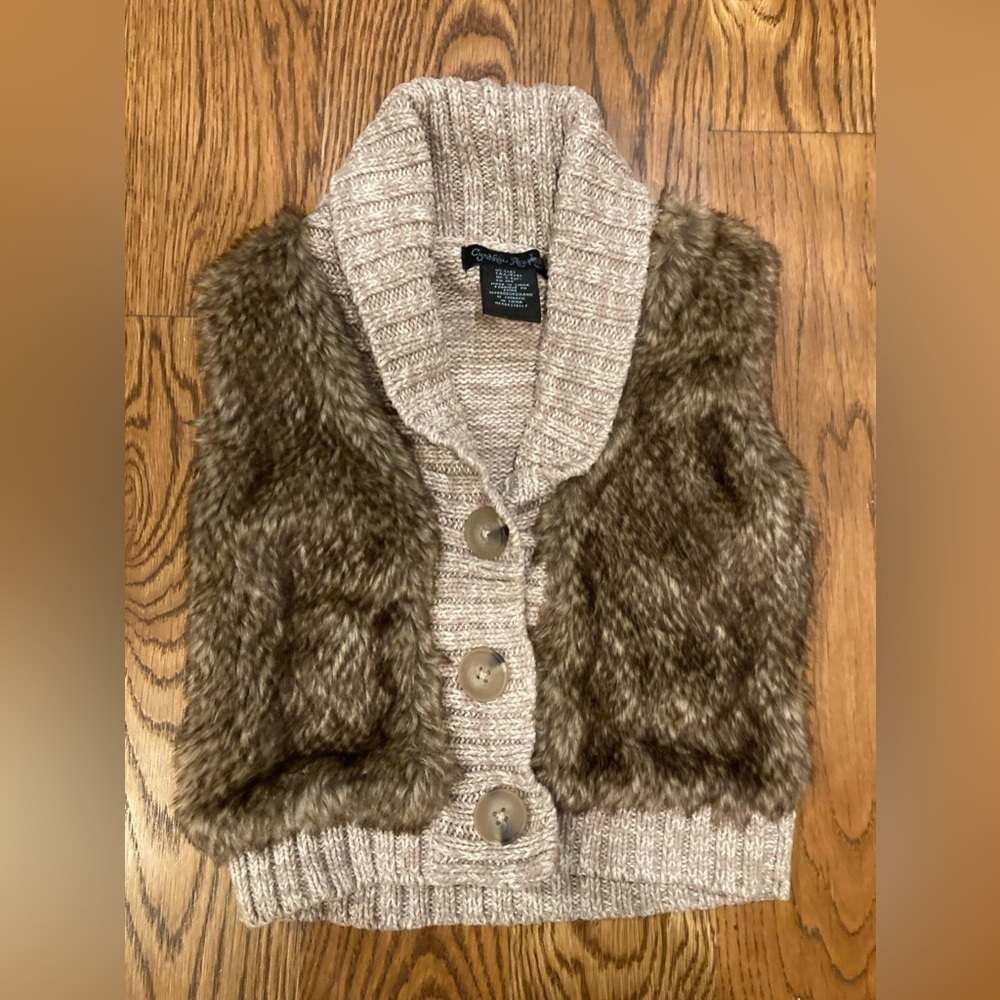 Cynthia Rowley faux fur girls sweater vest in Brown. Sz-4